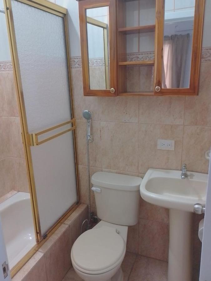 Comfortable 3-Bedroom Apartment, Close To The American Consulate Guayaquil Kültér fotó