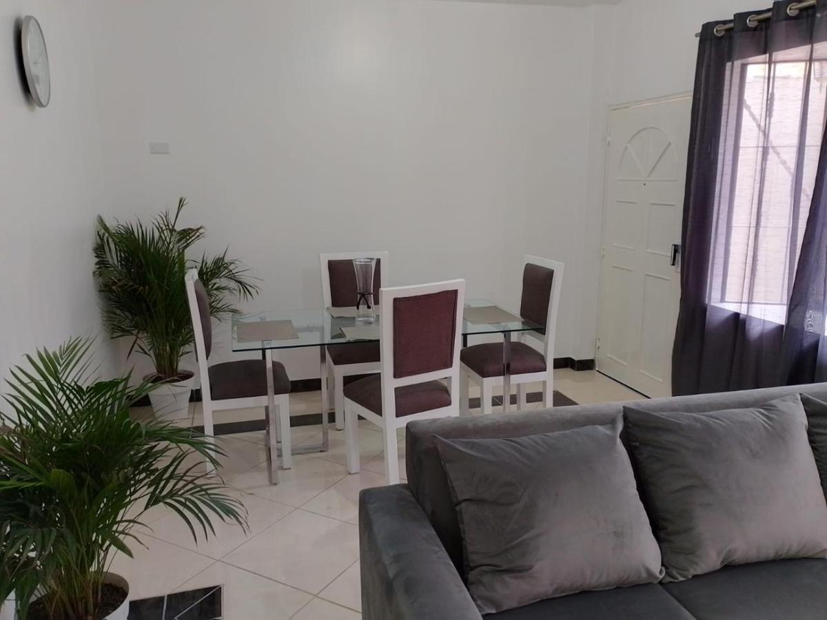 Comfortable 3-Bedroom Apartment, Close To The American Consulate Guayaquil Kültér fotó